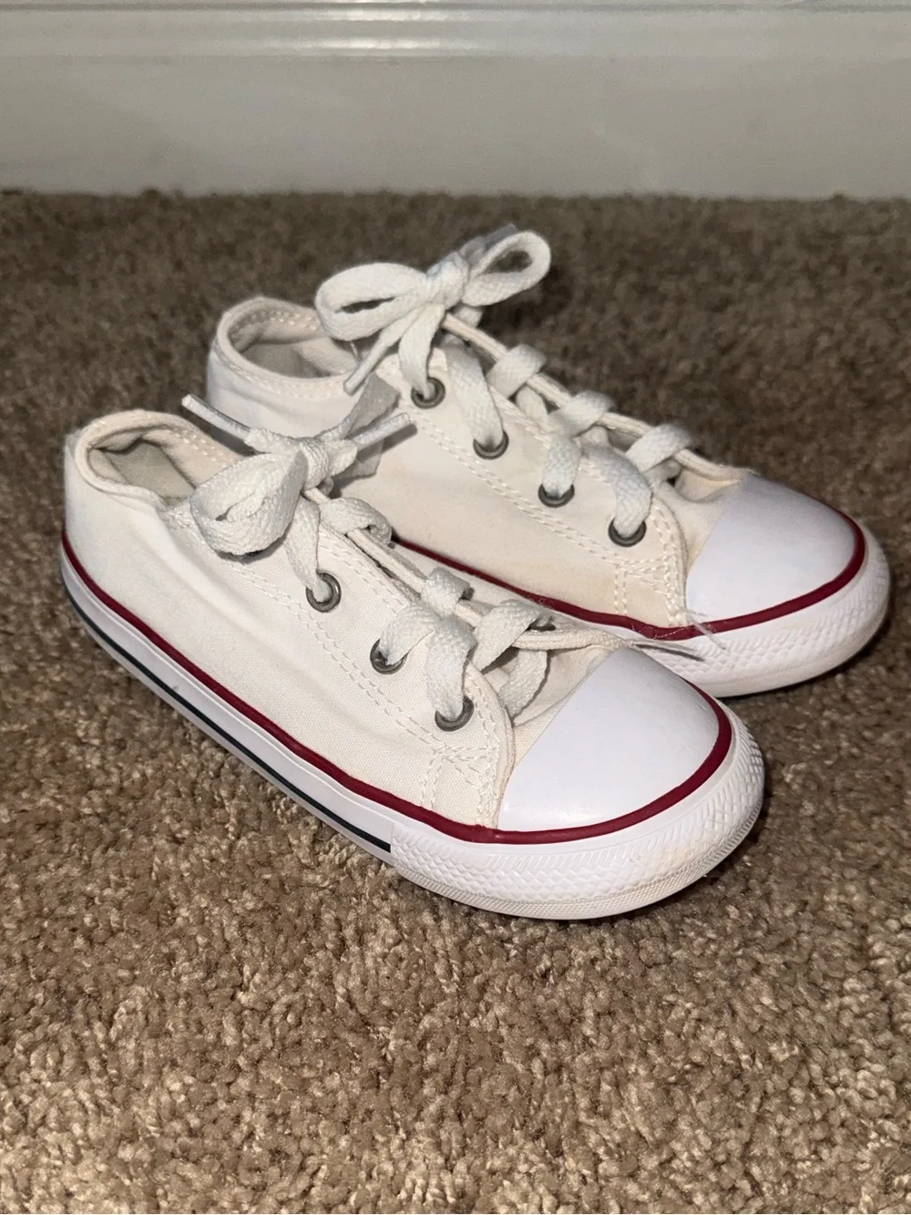 Toddler Converse Chuck Taylor All Star low-top sneakers Size 10